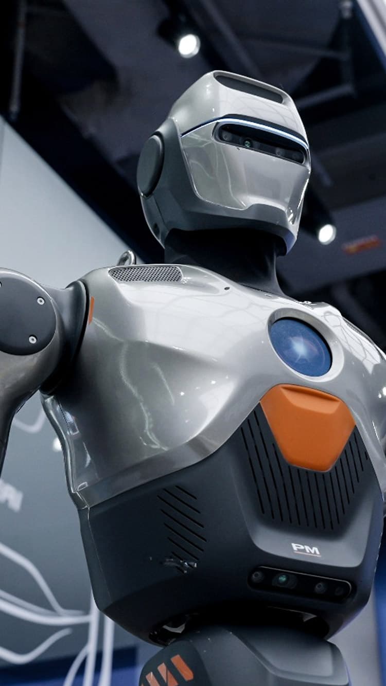 EngineAI PM01