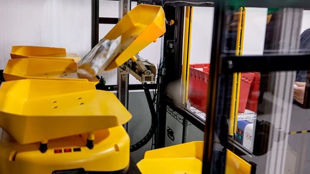 Tompkins Robotics tSortLift