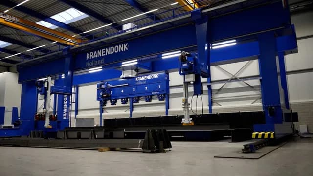 Kranendonk Stiffener Mounting Gantry