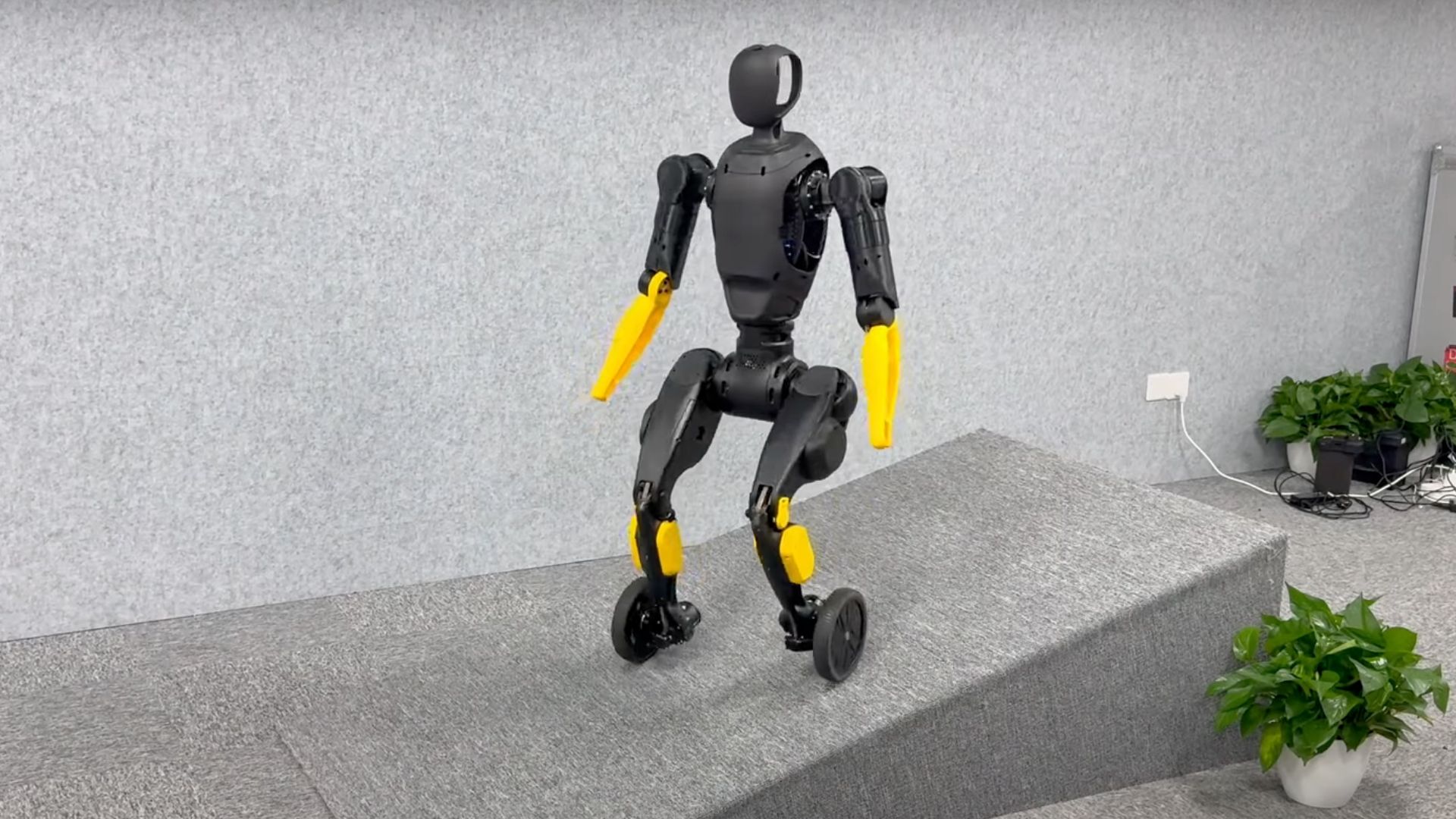 AgiBot Lingxi X2-N